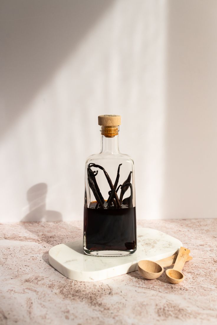 VANILLA ESSENCE